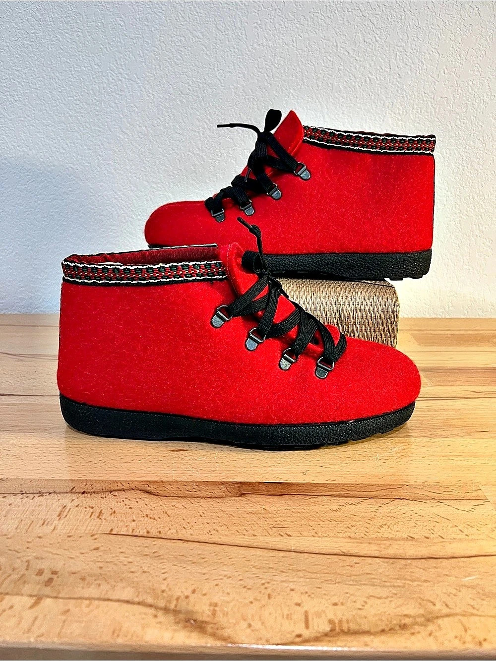 Lobben Norwegian After Ski Red Wool Boots Red & Black EU 41 Like New